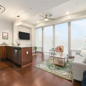 Hostwise Stays - The Washington At Chatham - Free Parking, Private Gym, Skyline Views! Apartment