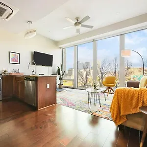 Hostwise - The Washington At Chatham - Free Parking, Private Gym, Skyline Views! Apartment